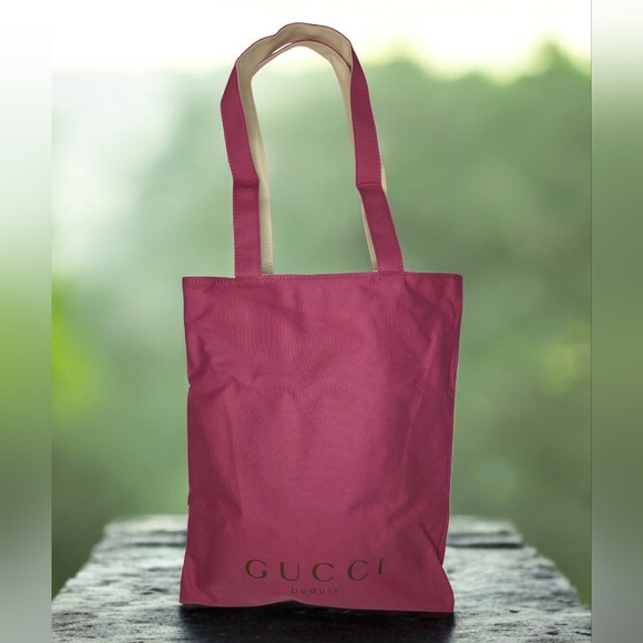 Gucci Beauty Reversible Pink/Cream Tote Bag VIP - New